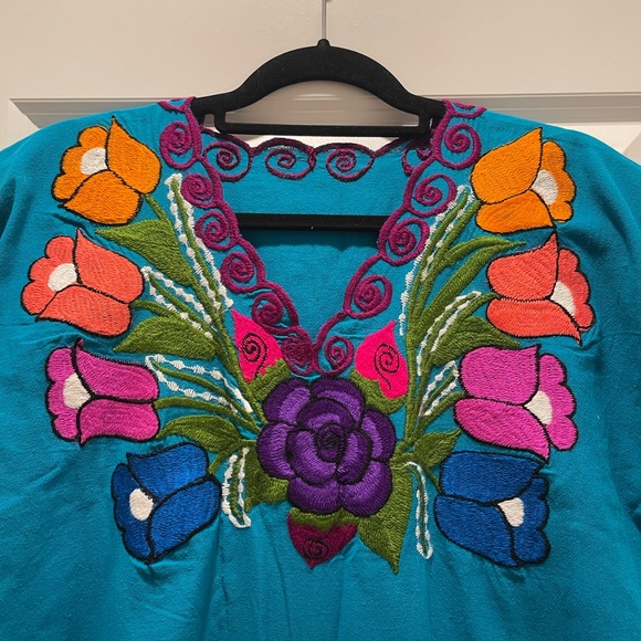 Dresses & Skirts - Traditional Embroidered Mexican Dress Size 10
